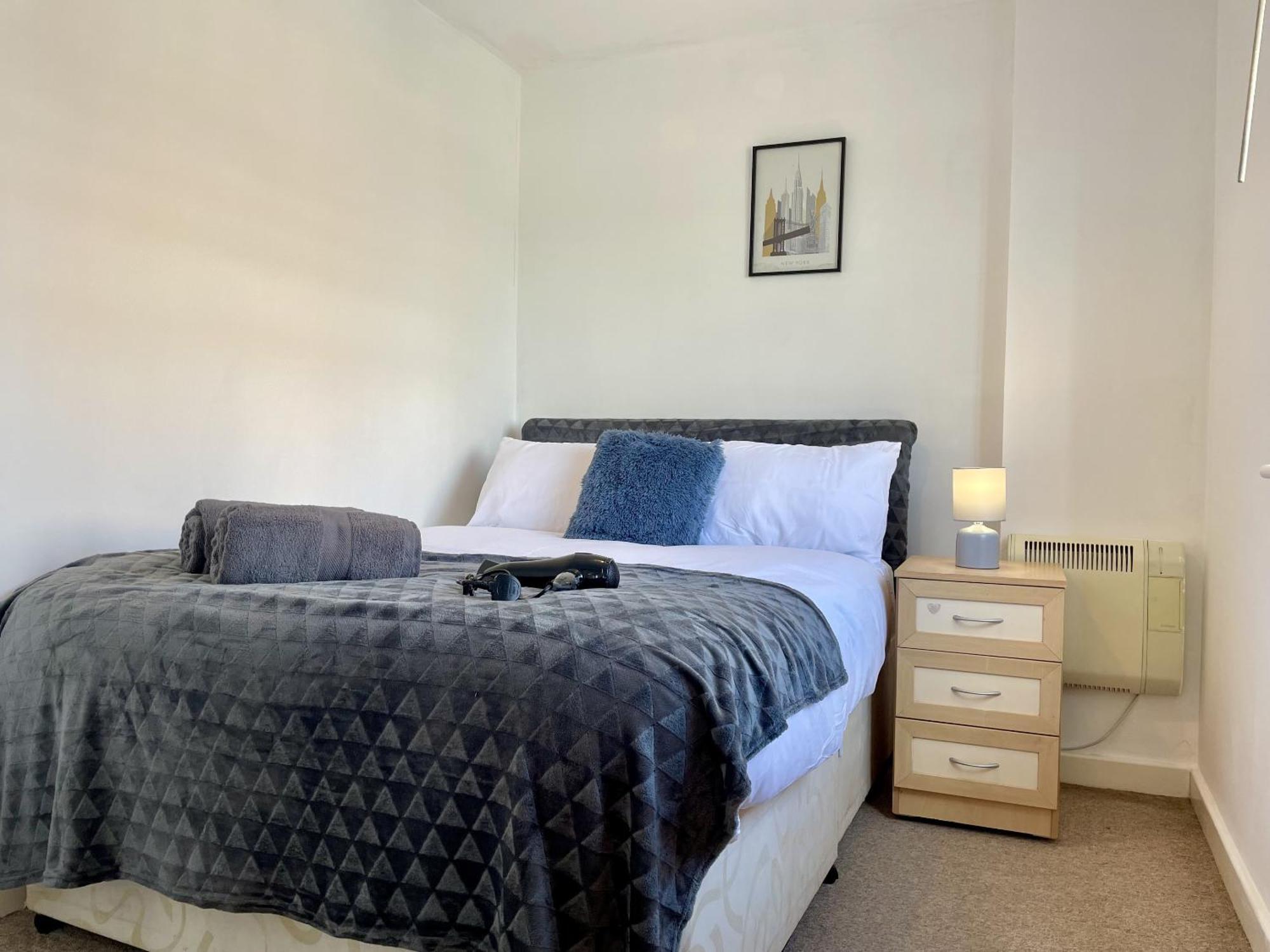 Hk Life Serviced Apartment , City Centre Swindon Exterior photo