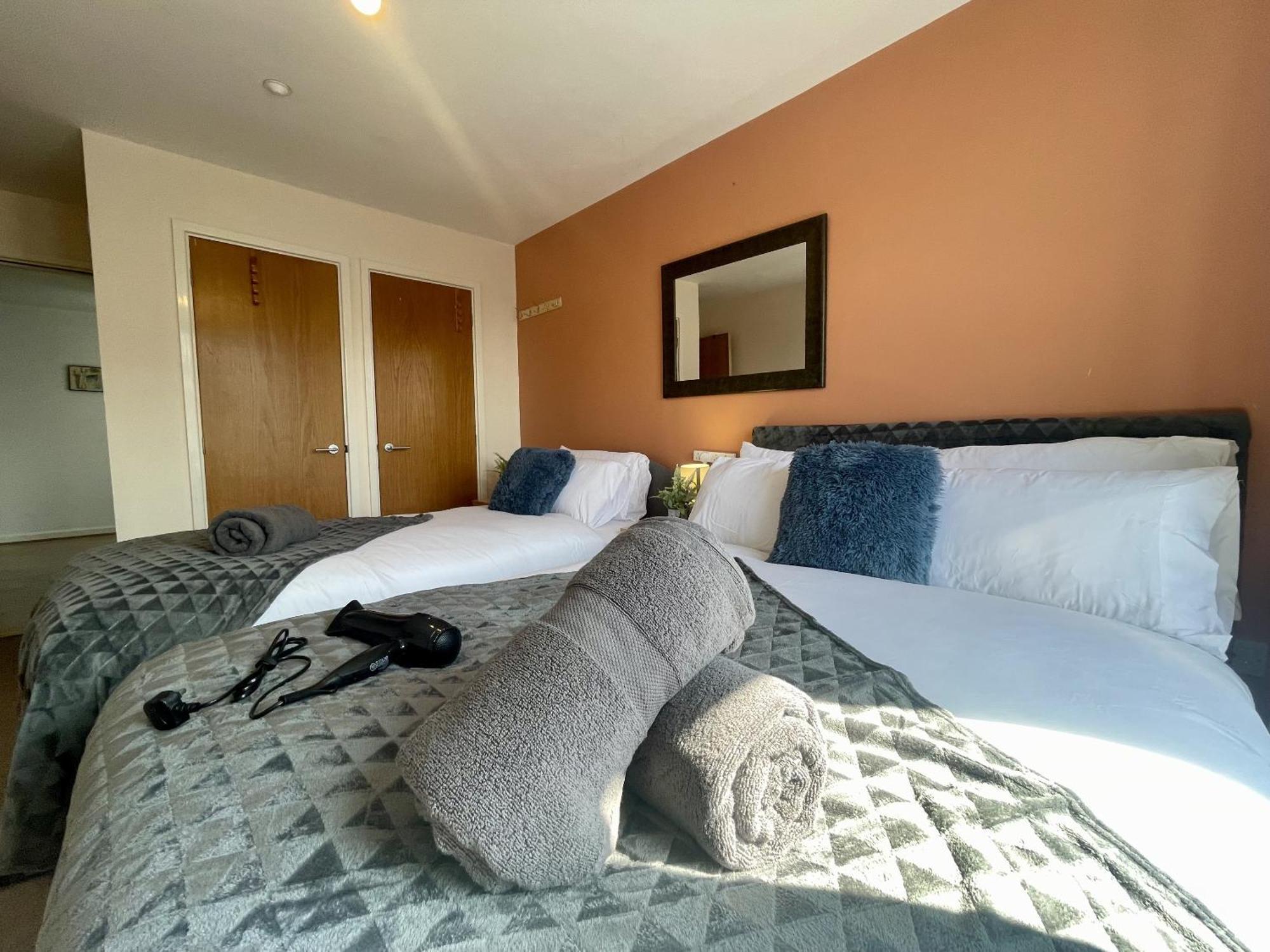 Hk Life Serviced Apartment , City Centre Swindon Exterior photo