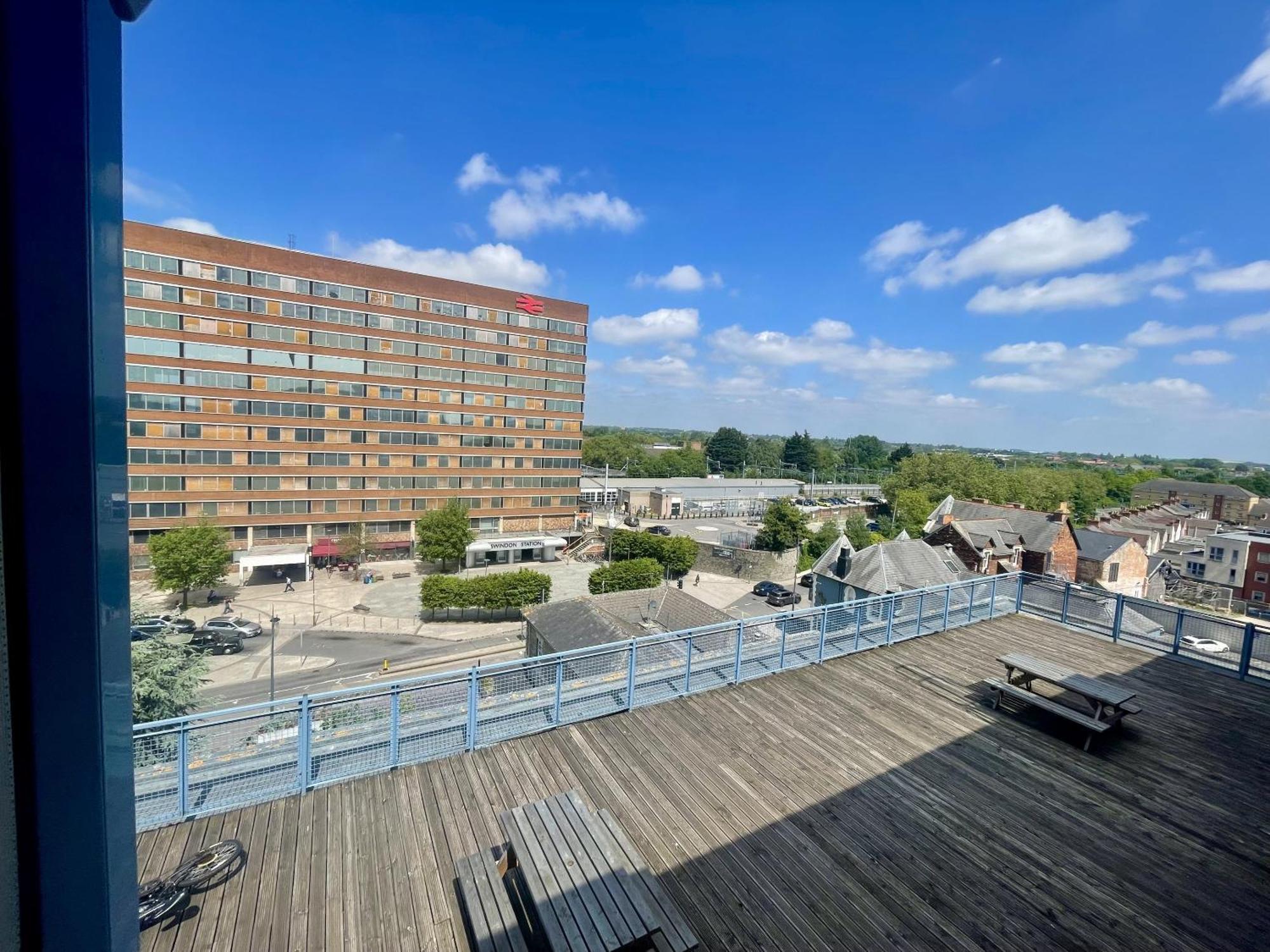Hk Life Serviced Apartment , City Centre Swindon Exterior photo